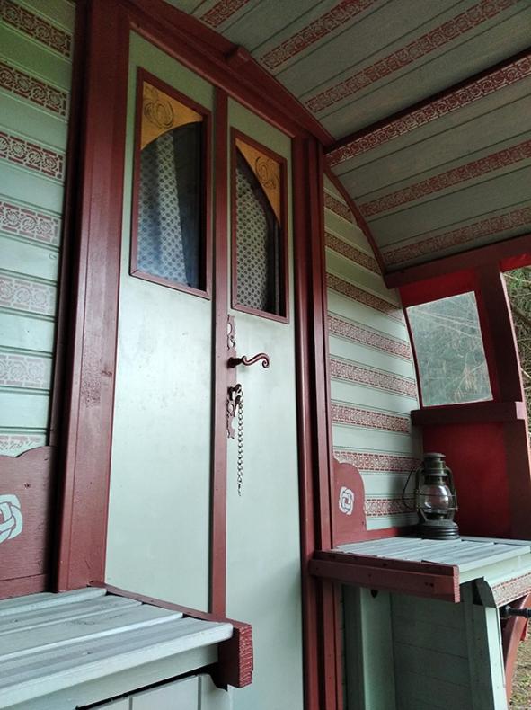 Tente de luxe Roulotte Irlandaise Polly Saint-Vincent-en-Bresse
