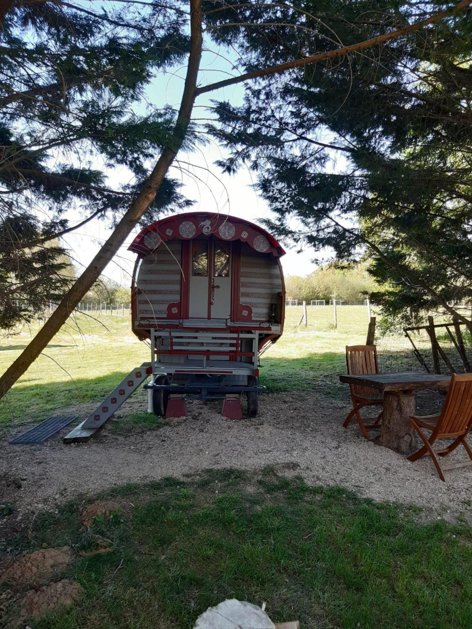 Roulotte Irlandaise Polly Saint-Vincent-en-Bresse